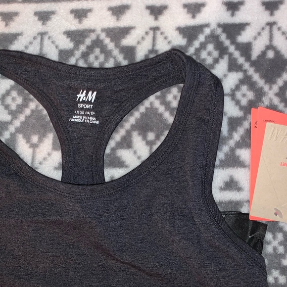 NWT H&M Sportsbra - Picture 4 of 4
